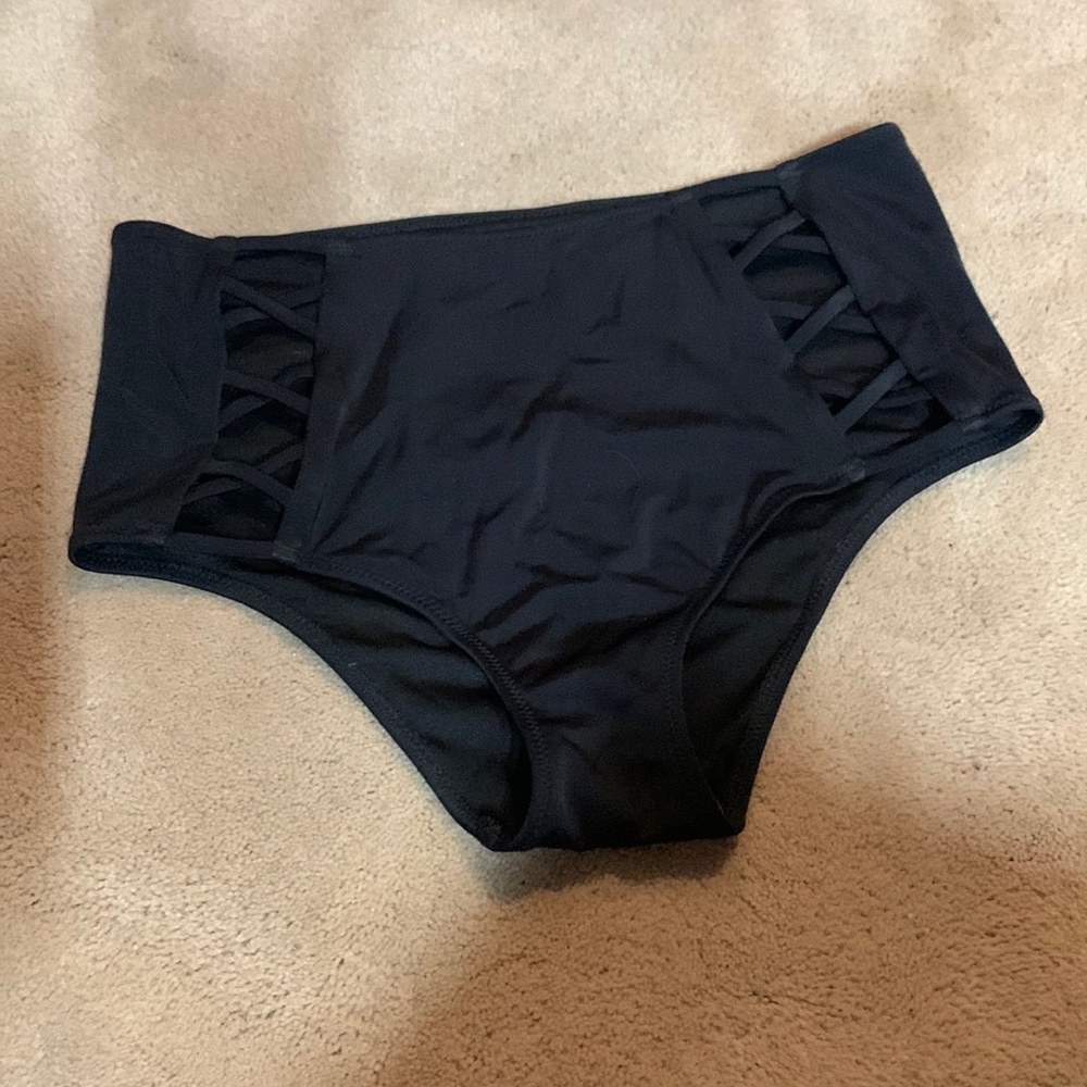 Shade and shore swim/rave bottoms. Black. Size M.